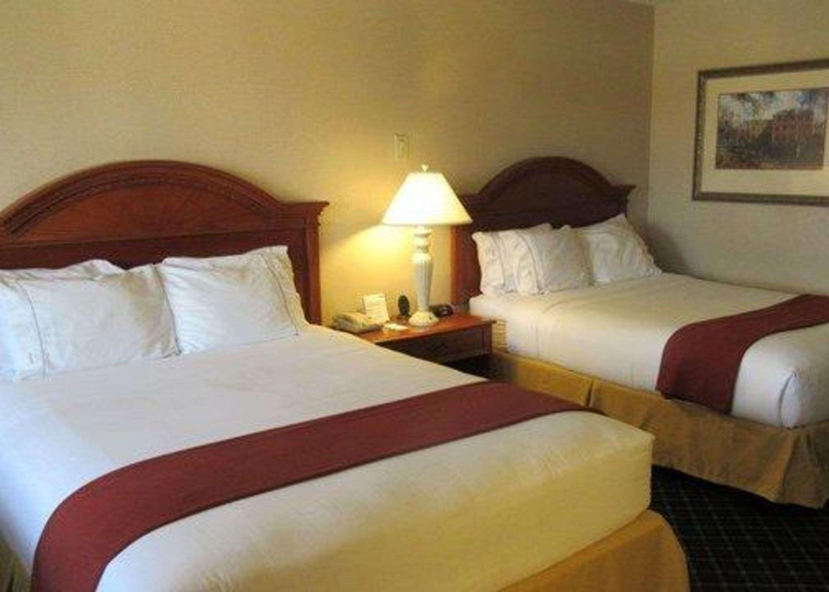 Spark By Hilton Santa Nella Luaran gambar